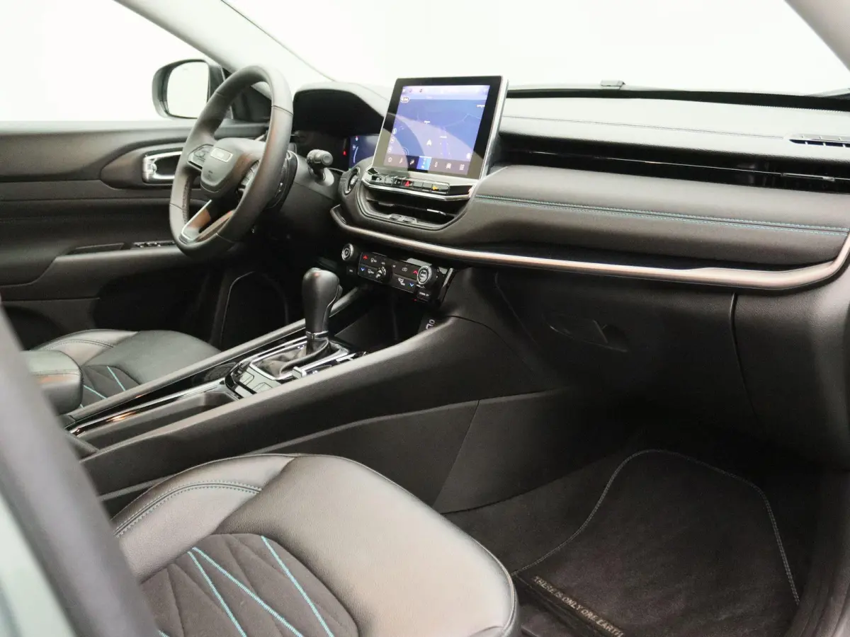 4xe 240 Plug-in Hybrid Upland | 360° Camera | Stoelverwarming | Climate control | Navigatie