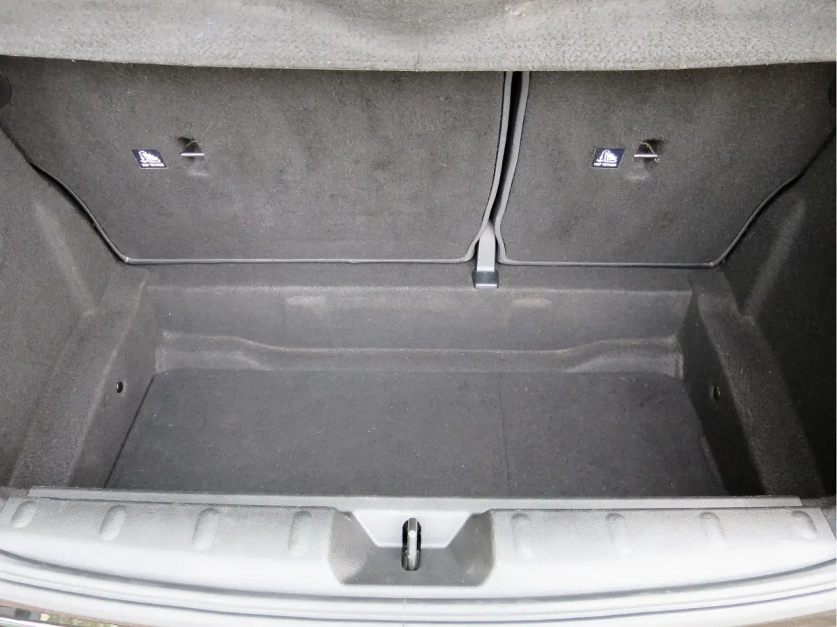 1.5 F56 LCI met Navi, BT, Clima, PDC en 17"
