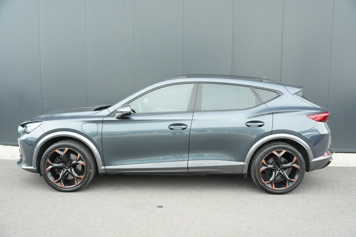 1.4 e-Hybrid 245pk VZ Performance | Trekhaak | Leder | Bestuurdersstoel Elektrisch | Camera | 19"