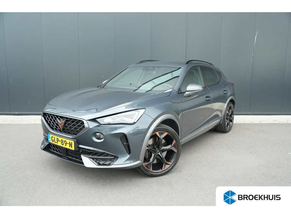 1.4 e-Hybrid 245pk VZ Performance | Trekhaak | Leder | Bestuurdersstoel Elektrisch | Camera | 19"