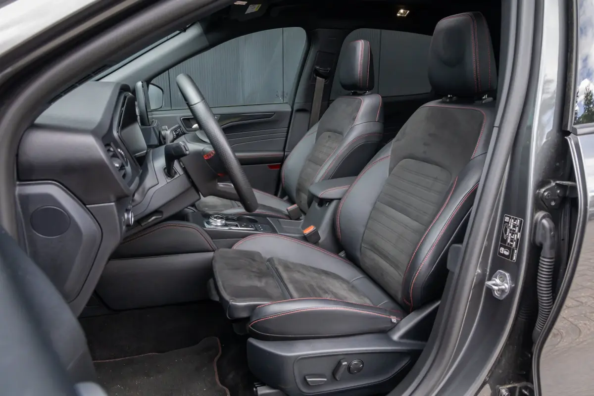 2.5 Plug-In Hybrid ST-Line X | Pano-dak | AGR-stoel | Elektr. Trekhaak | Camera V+A | B&O audio | Winter-pack | Half Leder | Elektr. Klep | Full LED
