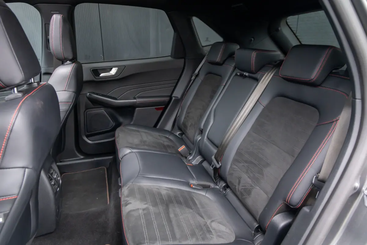 2.5 Plug-In Hybrid ST-Line X | Pano-dak | AGR-stoel | Elektr. Trekhaak | Camera V+A | B&O audio | Winter-pack | Half Leder | Elektr. Klep | Full LED