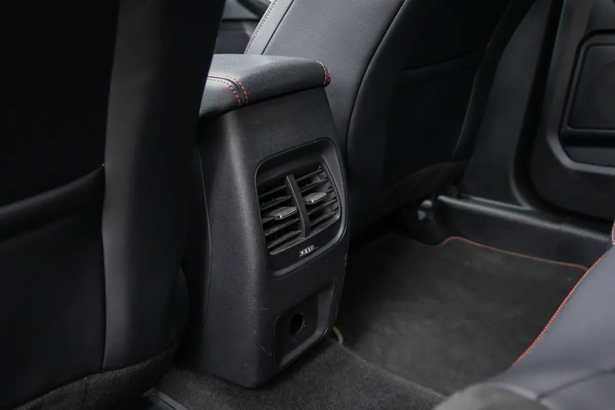 2.5 Plug-In Hybrid ST-Line X | Pano-dak | AGR-stoel | Elektr. Trekhaak | Camera V+A | B&O audio | Winter-pack | Half Leder | Elektr. Klep | Full LED