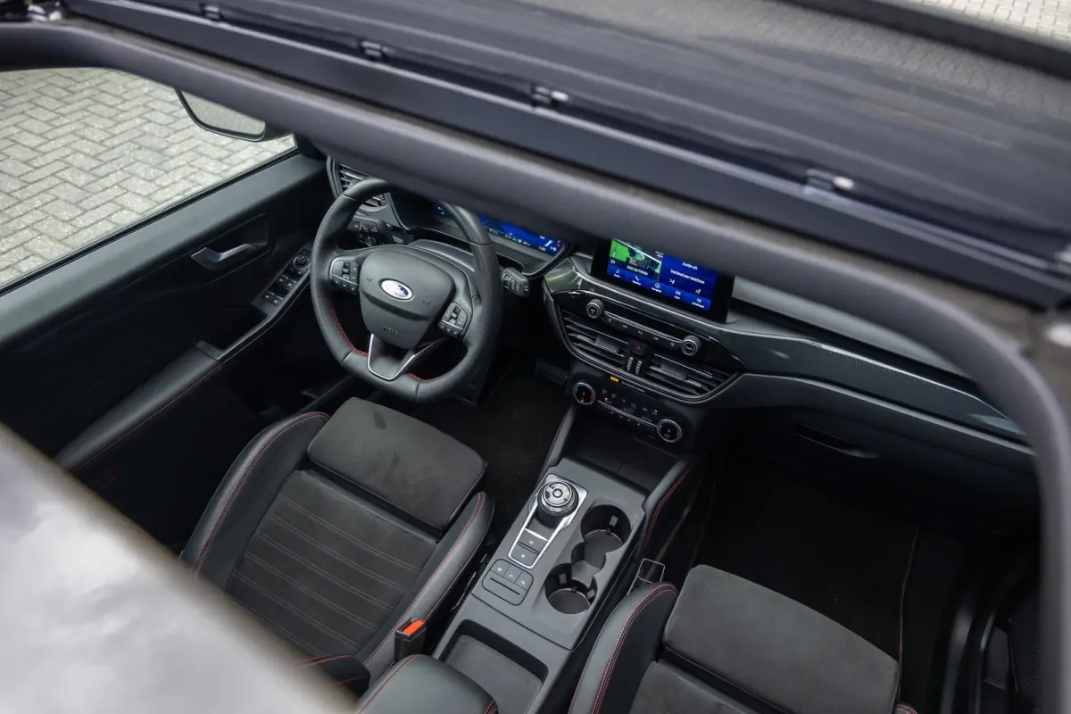 2.5 Plug-In Hybrid ST-Line X | Pano-dak | AGR-stoel | Elektr. Trekhaak | Camera V+A | B&O audio | Winter-pack | Half Leder | Elektr. Klep | Full LED