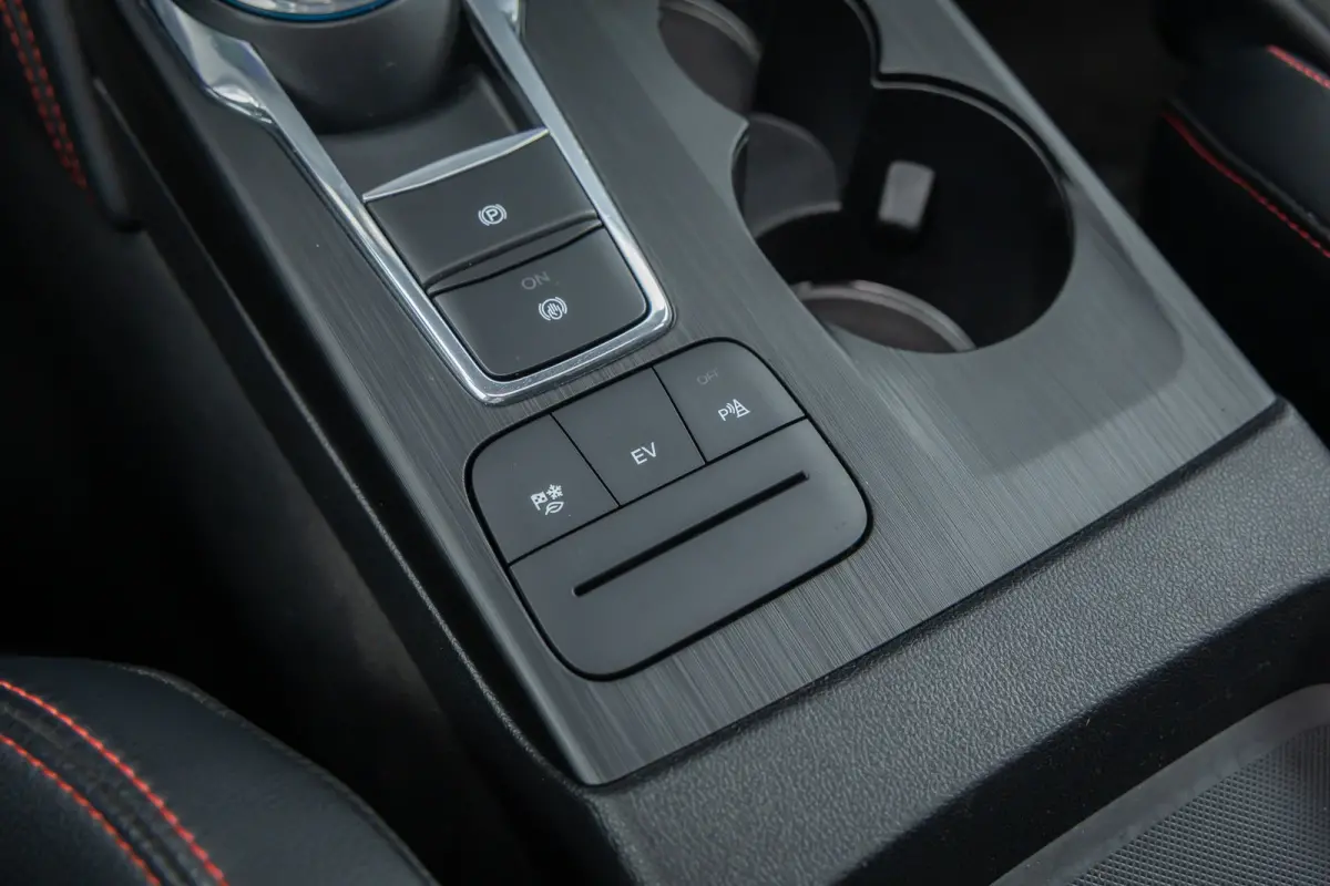 2.5 Plug-In Hybrid ST-Line X | Pano-dak | AGR-stoel | Elektr. Trekhaak | Camera V+A | B&O audio | Winter-pack | Half Leder | Elektr. Klep | Full LED