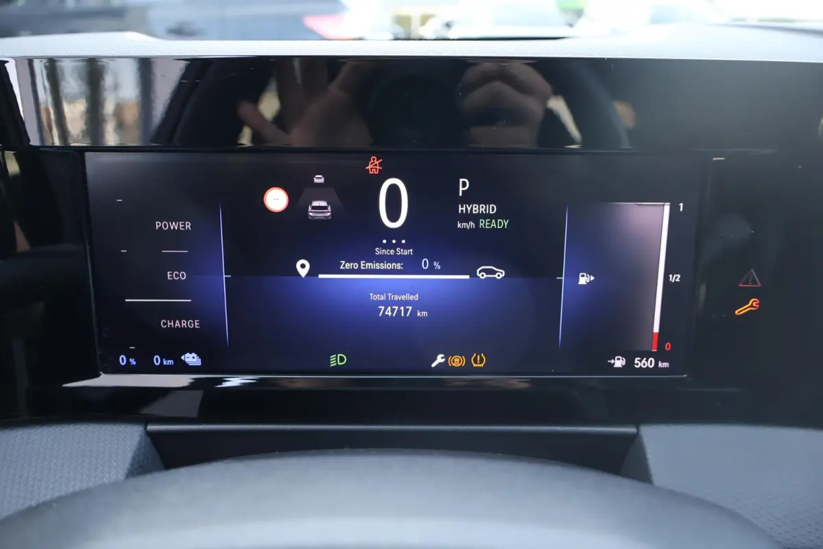 1.6 Hybrid Business Edition 1e Eigenaar | Volledig Onderh | NAP | BTW | Winterpack | Camera | Navi | 1 Kabel | Carplay | Climate |  LED | DAB | Keyless | PDC