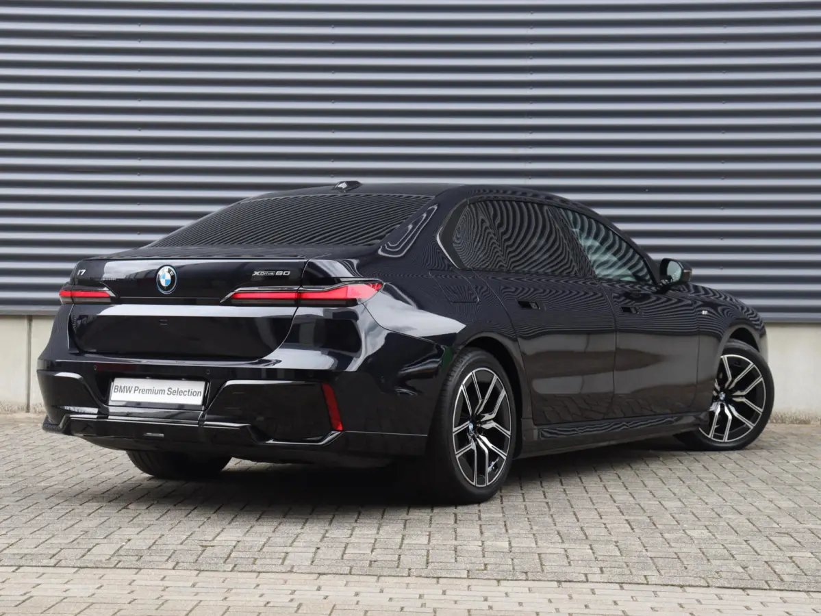 xDrive60 | High Executive | M Sportpakket Pro | Executive Lounge | Rear-Seat Entertainment Experience | Driving Assistant Prof. | Head-Up | Stoel Massage & Ventilatie | SOH 100% | 20'' LMV