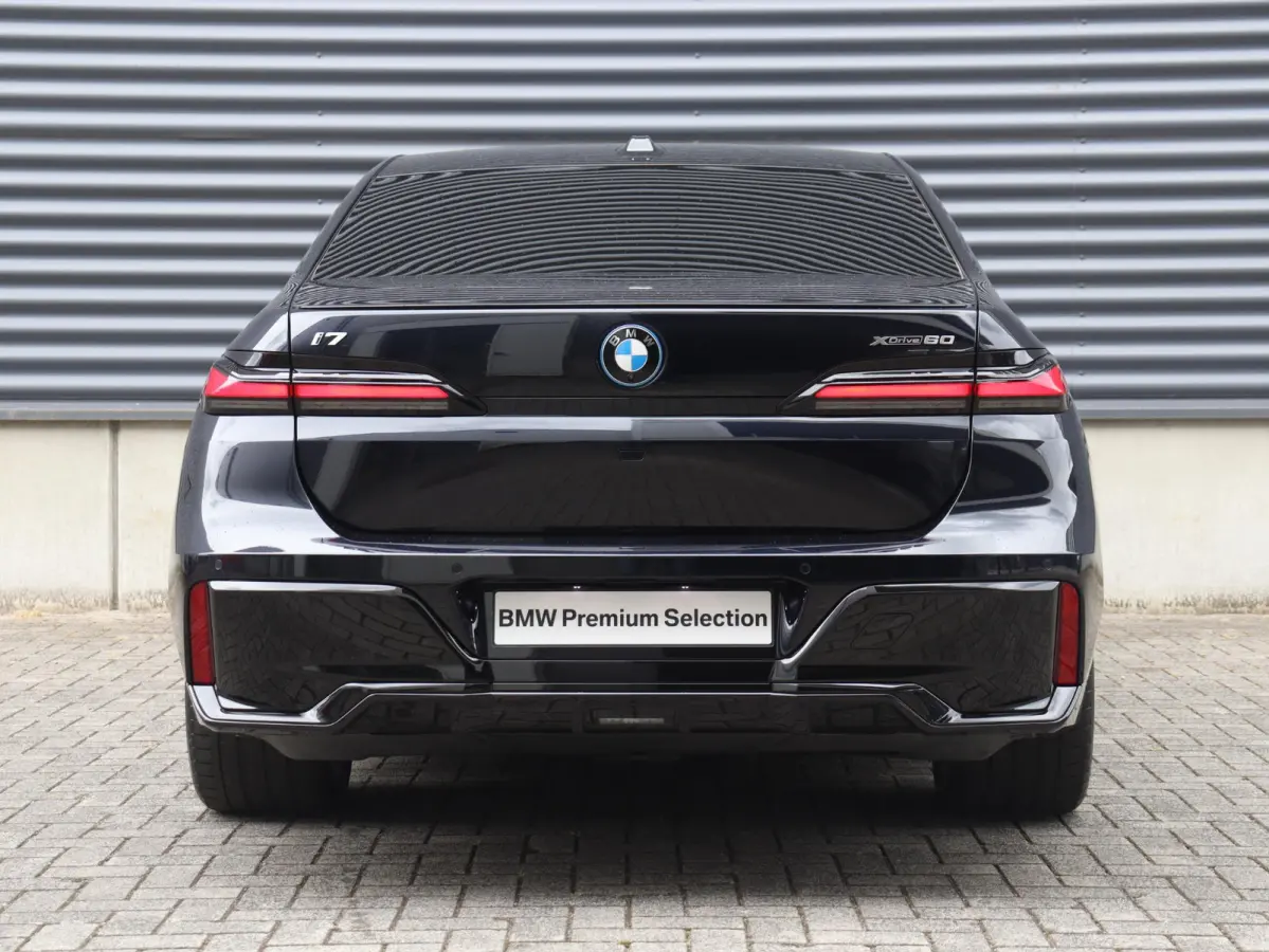 xDrive60 | High Executive | M Sportpakket Pro | Executive Lounge | Rear-Seat Entertainment Experience | Driving Assistant Prof. | Head-Up | Stoel Massage & Ventilatie | SOH 100% | 20'' LMV