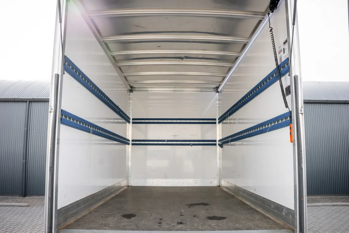 2.3dCi | Bakwagen met Laadklep | LED | Carplay | Camera | Cruise
