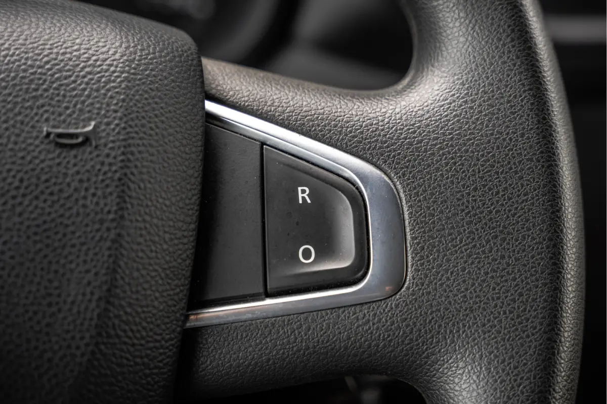 2.3dCi | Bakwagen met Laadklep | LED | Carplay | Camera | Cruise