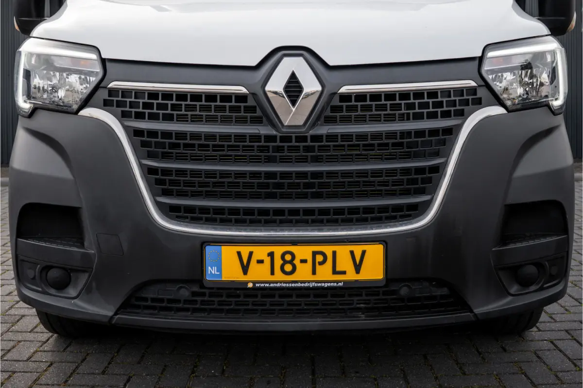 2.3dCi | Bakwagen met Laadklep | LED | Carplay | Camera | Cruise