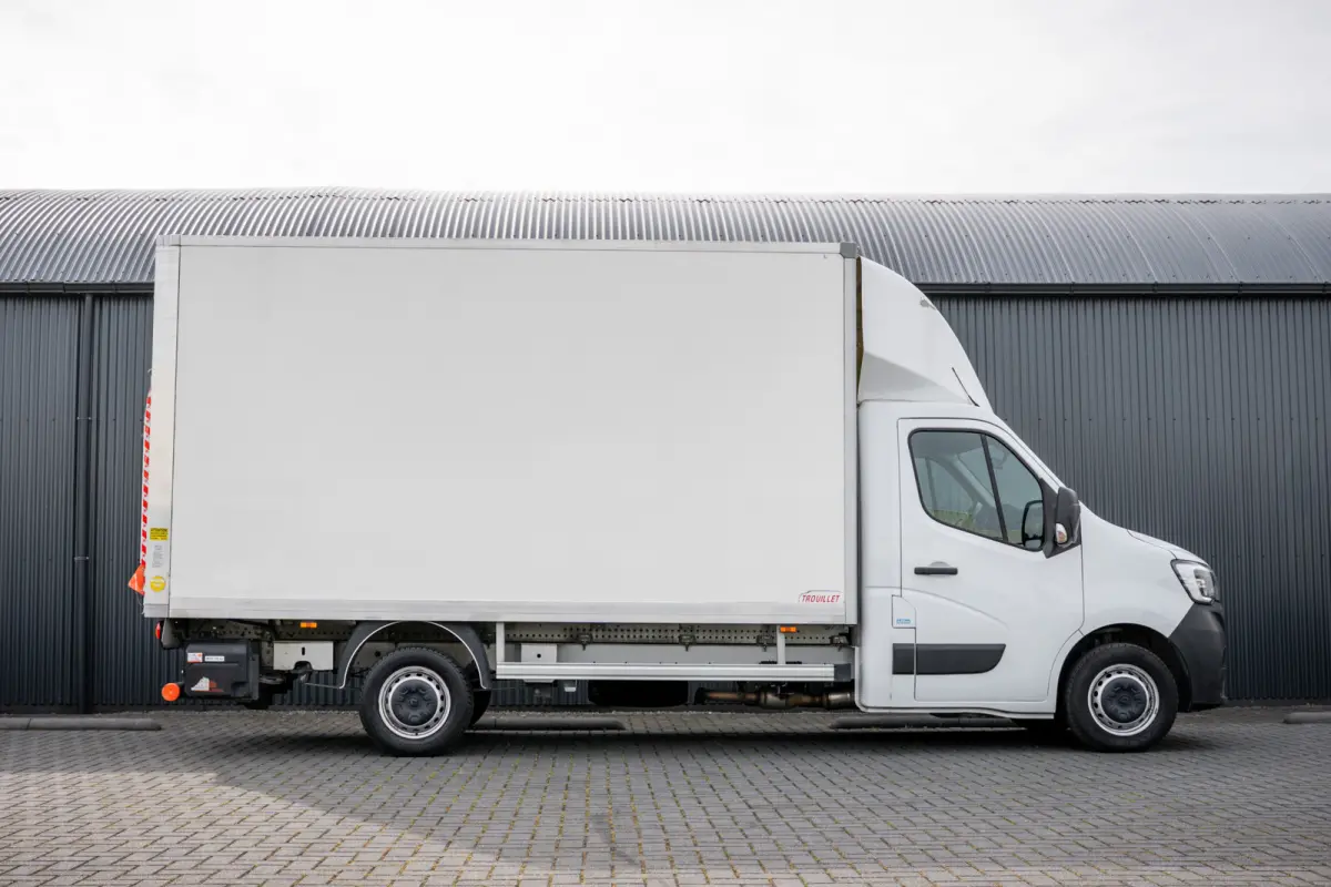 2.3dCi | Bakwagen met Laadklep | LED | Carplay | Camera | Cruise