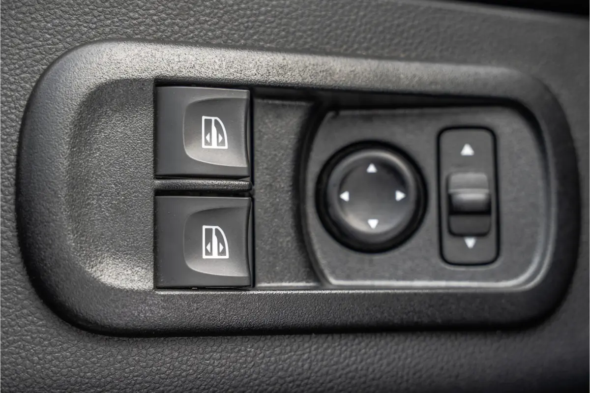 2.3dCi | Bakwagen met Laadklep | LED | Carplay | Camera | Cruise