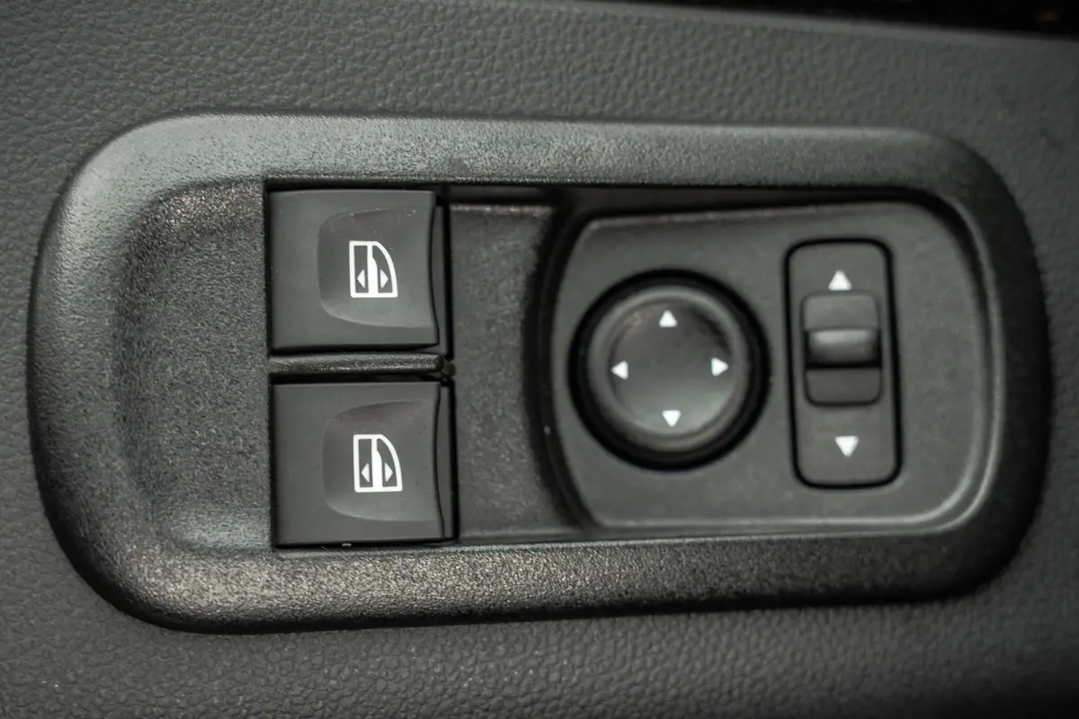 **2.3dCi | Bakwagen met Laadklep | LED | Carplay | Camera | Cruise**