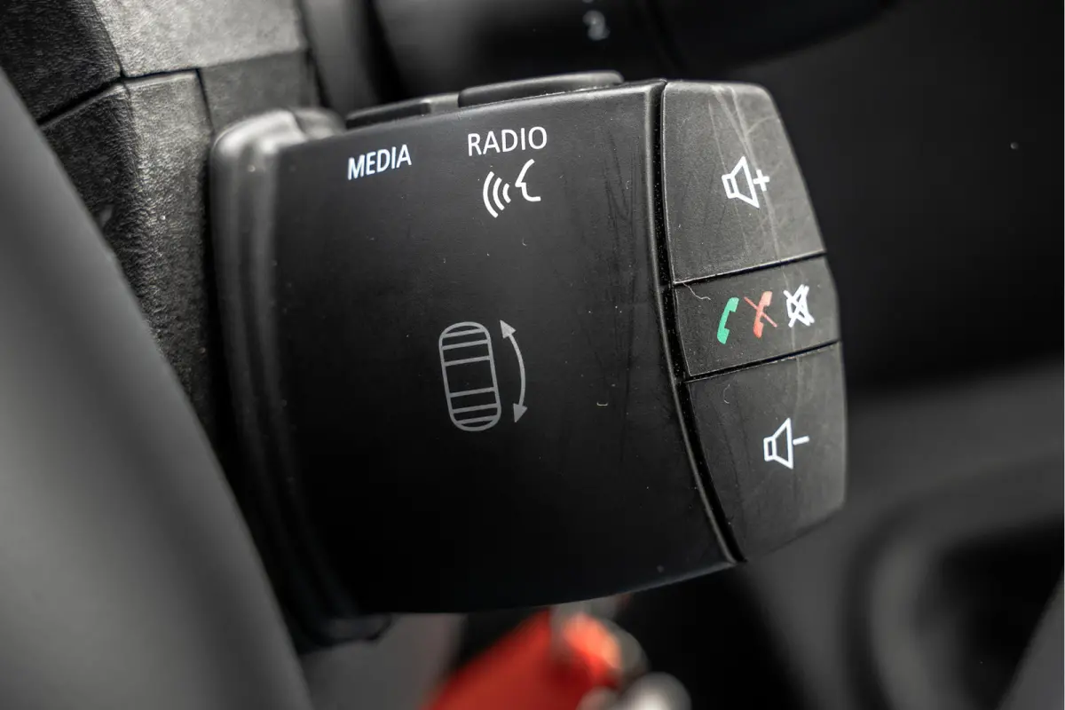 **2.3dCi | Bakwagen met Laadklep | LED | Carplay | Camera | Cruise**