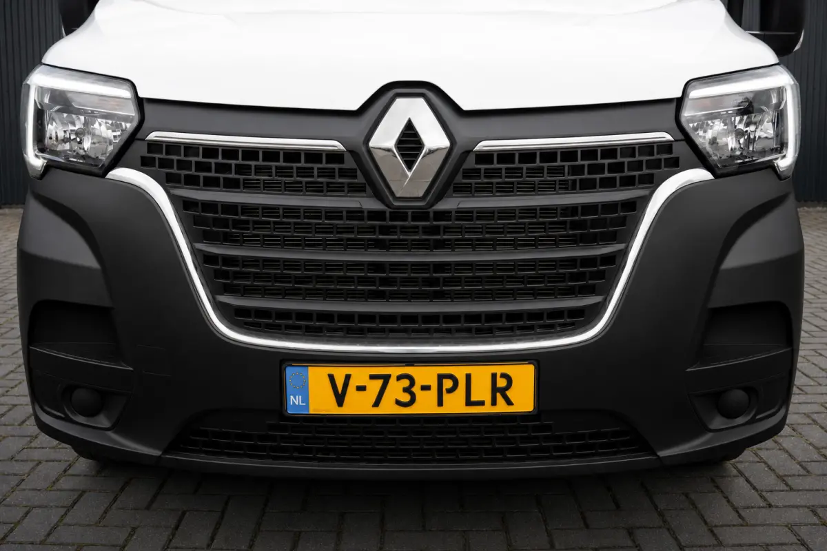 **2.3dCi | Bakwagen met Laadklep | LED | Carplay | Camera | Cruise**
