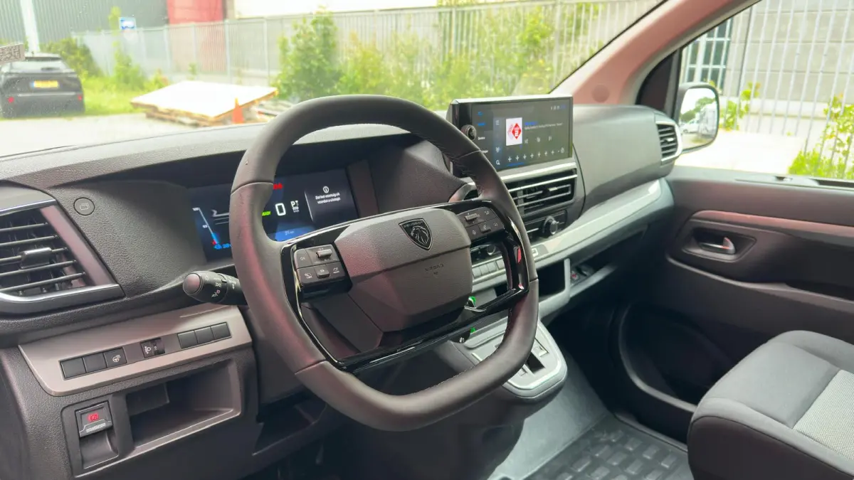 Standard 50 kWh 8 persoons STOEL- EN STUURVERWARMING | NAVI | PARKEERCAMERA | CARPLAY | PDC V+A