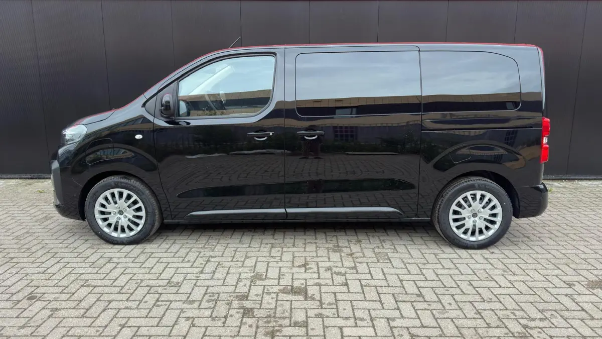 Standard 50 kWh 8 persoons STOEL- EN STUURVERWARMING | NAVI | PARKEERCAMERA | CARPLAY | PDC V+A
