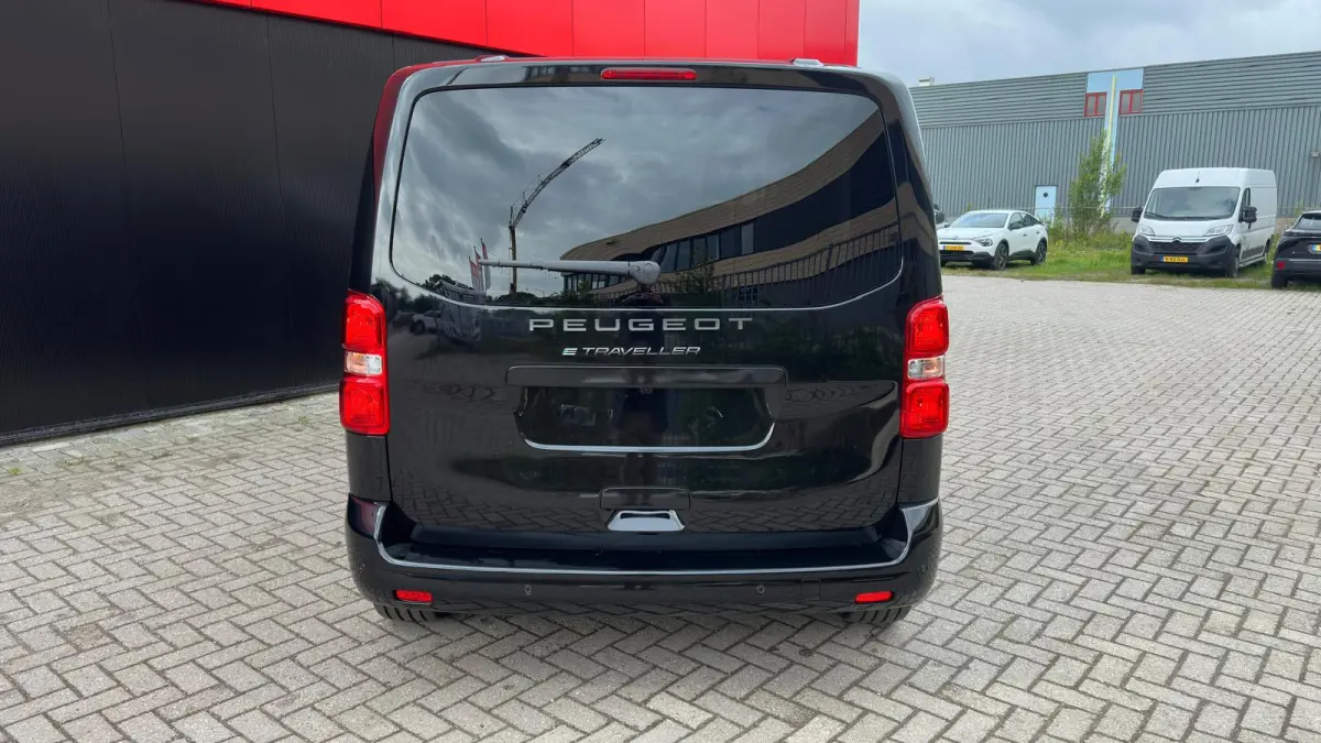 Standard 50 kWh 8 persoons STOEL- EN STUURVERWARMING | NAVI | PARKEERCAMERA | CARPLAY | PDC V+A