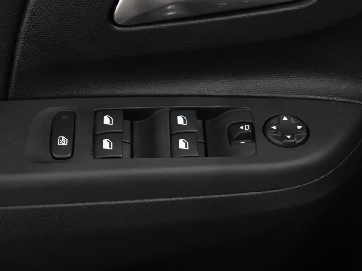 1.2 Turbo 100pk Automaat GS-Line Navigatie Apple Carplay/Android Auto Camera Airco Lichtmetalen Velgen Cruise control