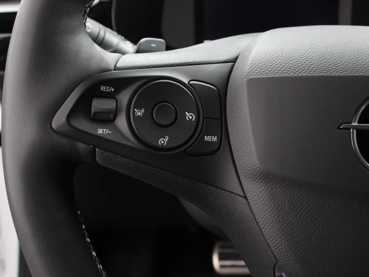 1.2 Turbo 100pk Automaat GS-Line Navigatie Apple Carplay/Android Auto Camera Airco Lichtmetalen Velgen Cruise control