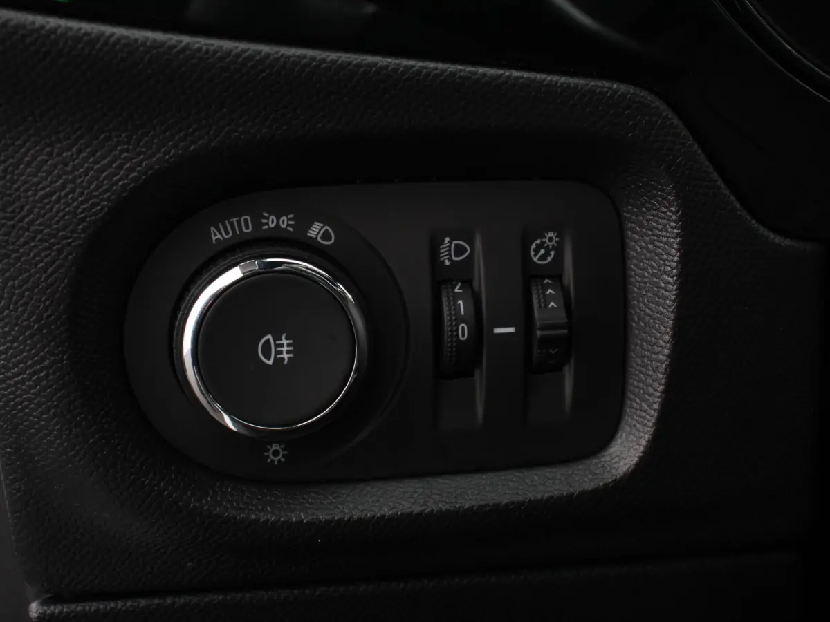1.2 Turbo 100pk Automaat GS-Line Navigatie Apple Carplay/Android Auto Camera Airco Lichtmetalen Velgen Cruise control