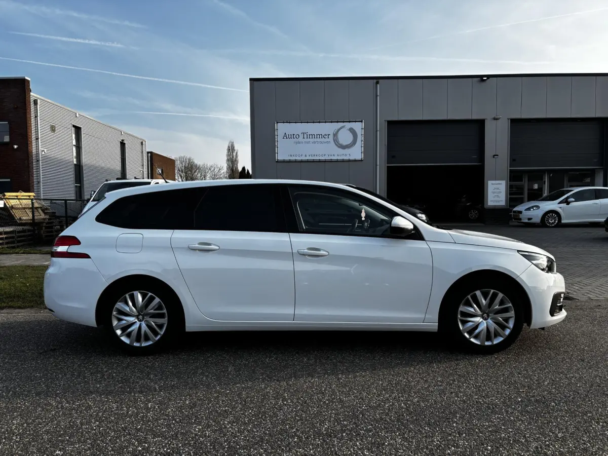 1.2 PureTech Blue Lease Active NAP|LEDEREN BEKLEDING|TREKHAAK|NAVI|CRUISE