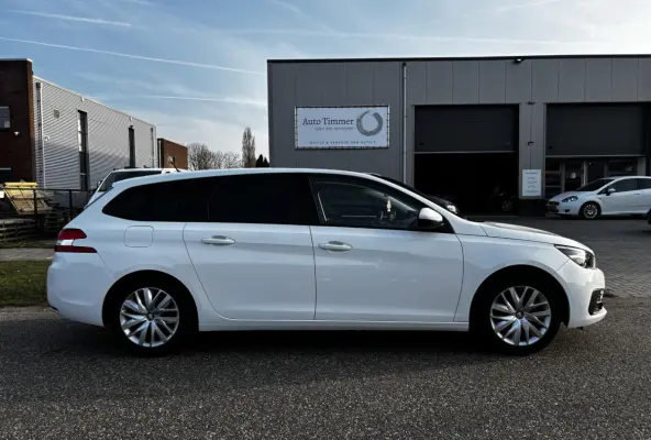 1.2 PureTech Blue Lease Active NAP|LEDEREN BEKLEDING|TREKHAAK|NAVI|CRUISE