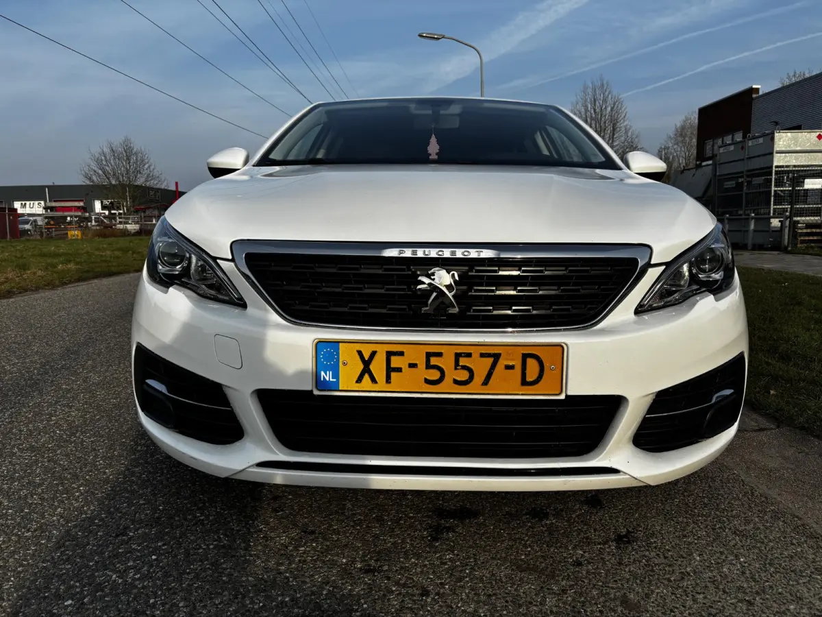 1.2 PureTech Blue Lease Active NAP|LEDEREN BEKLEDING|TREKHAAK|NAVI|CRUISE