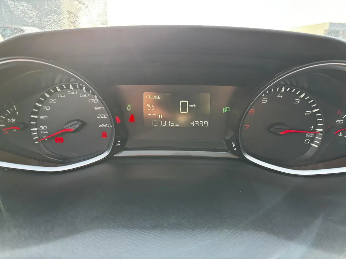 1.2 PureTech Blue Lease Active NAP|LEDEREN BEKLEDING|TREKHAAK|NAVI|CRUISE