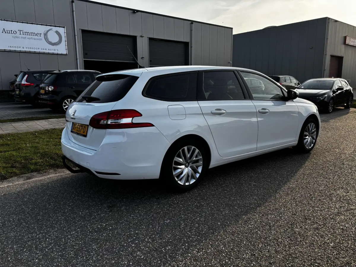 1.2 PureTech Blue Lease Active NAP|LEDEREN BEKLEDING|TREKHAAK|NAVI|CRUISE