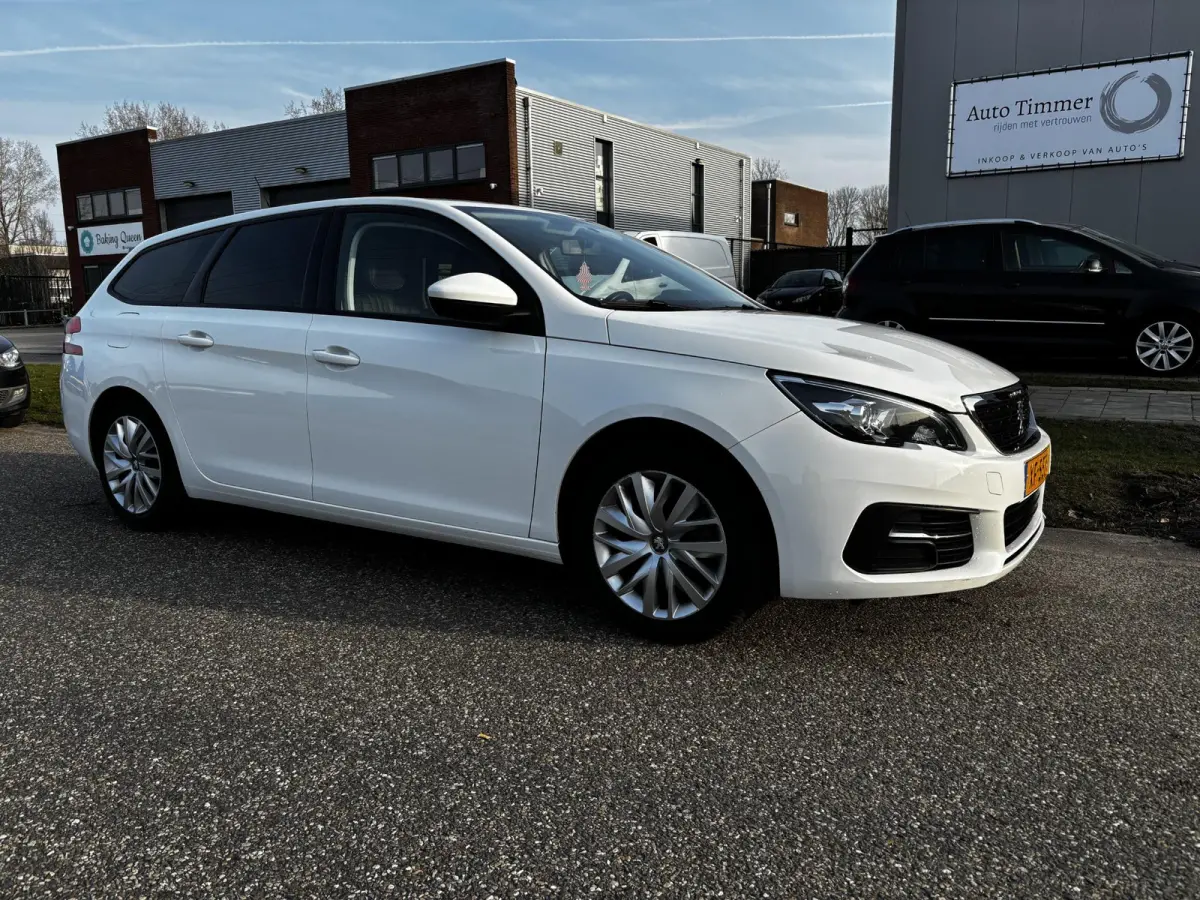 1.2 PureTech Blue Lease Active NAP|LEDEREN BEKLEDING|TREKHAAK|NAVI|CRUISE