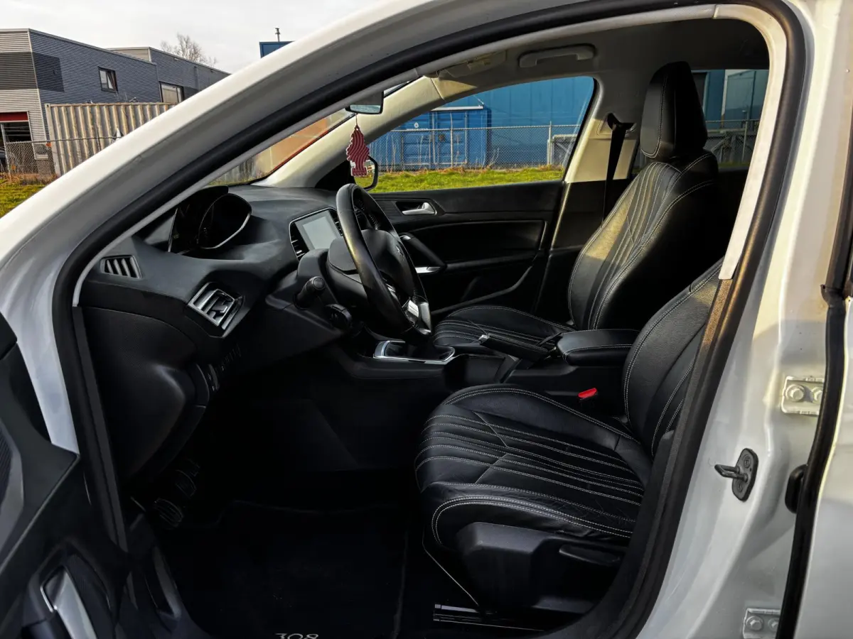 1.2 PureTech Blue Lease Active NAP|LEDEREN BEKLEDING|TREKHAAK|NAVI|CRUISE