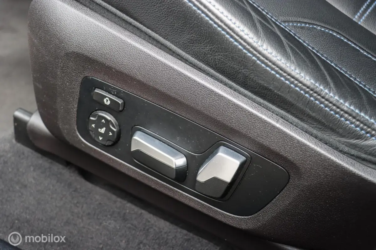 xDrive30e High Executive|M-Seats|PANO|H&K|HUD|Carbon|LED