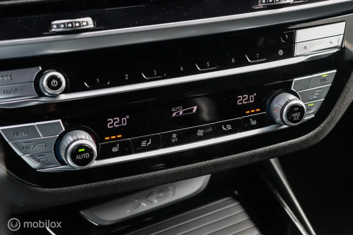 xDrive30e High Executive|M-Seats|PANO|H&K|HUD|Carbon|LED