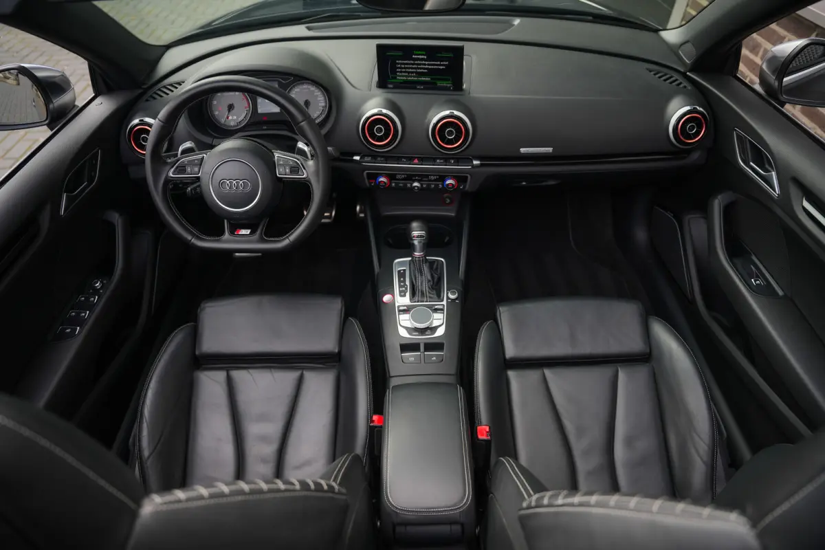 2.0 TFSI 301 pk S3 Quattro Pro Line Plus S-Line B&O-Sound/ RS-Stoelen/ Keyless/ Dynamic-Steering/ Stoel.Verw./ Park.Sens./ 19'' LMV
