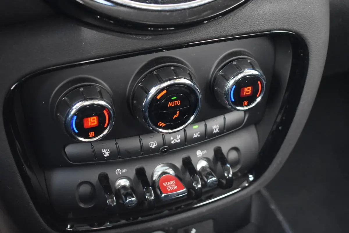 1.5 Cooper Business Ed. | Pano | LED | Carplay |