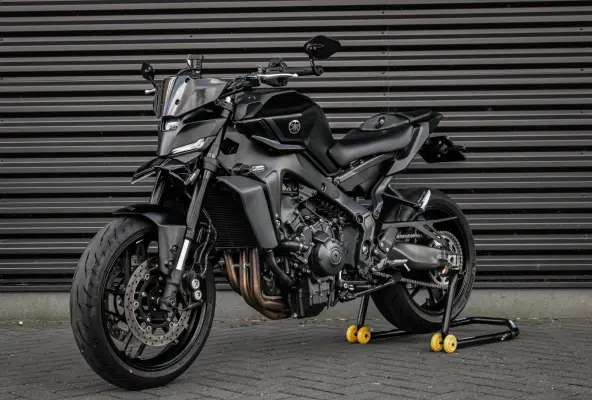Tour 119PK 2025 DEMO-MODEL / COMPLETE DOCUMENTATIE / AKRAPOVIC EXHAUST / QUICK SHIFT / DIRECT RIJDEN/ FULL
