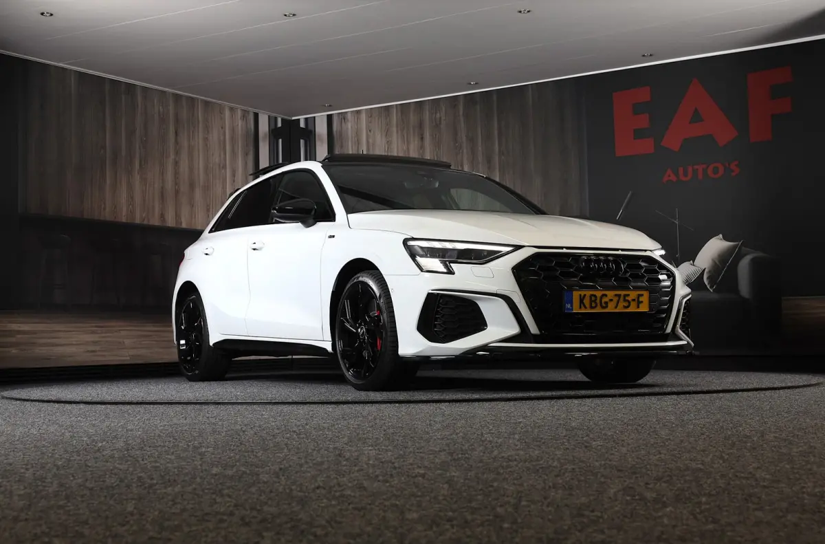 45 TFSI e RS3 Look / 245 PK / RS Zetels / B & O / Leder / Head Up / Open Pano / Matrix / Virtual Cockpit / Pdc