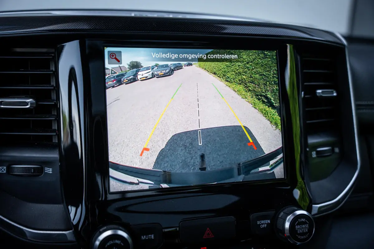 1500 5.7L V8 4x4 Laramie I Pano-dak I H&K I Luchtvering I 360° I Prins-LPG I ACC I Elek.-Sidebars