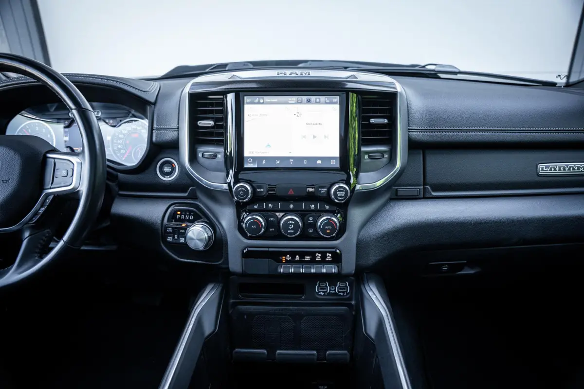 1500 5.7L V8 4x4 Laramie I Pano-dak I H&K I Luchtvering I 360° I Prins-LPG I ACC I Elek.-Sidebars