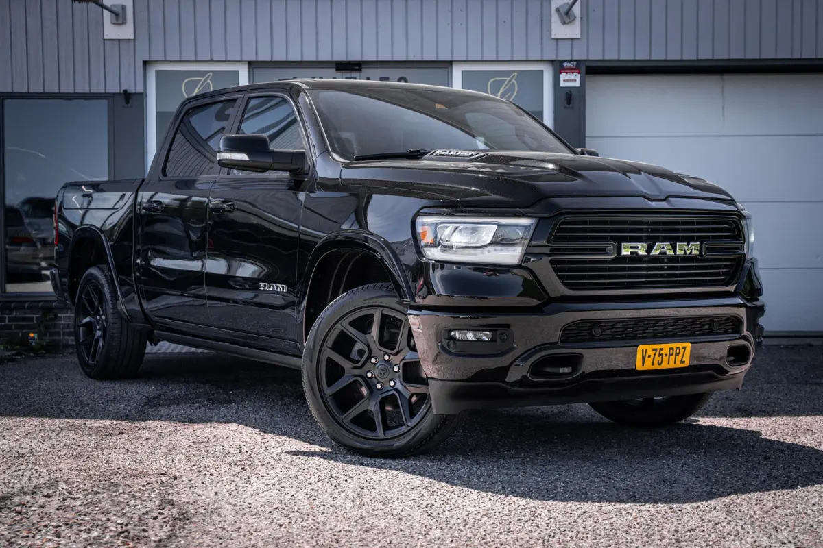 1500 5.7L V8 4x4 Laramie I Pano-dak I H&K I Luchtvering I 360° I Prins-LPG I ACC I Elek.-Sidebars