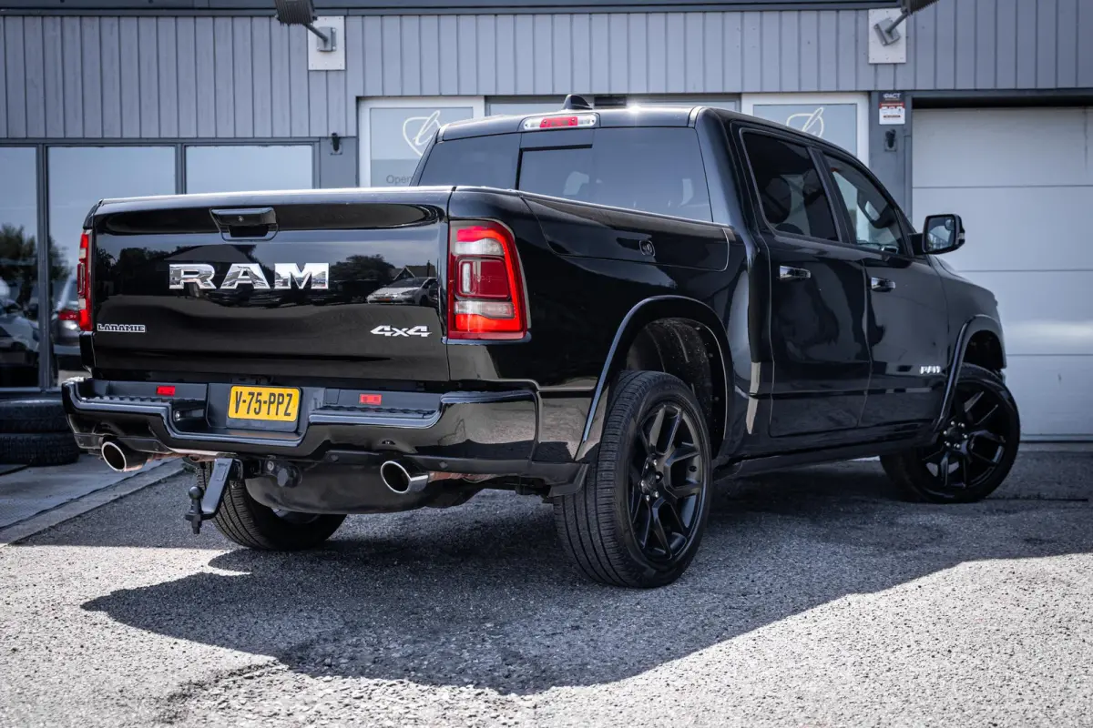 1500 5.7L V8 4x4 Laramie I Pano-dak I H&K I Luchtvering I 360° I Prins-LPG I ACC I Elek.-Sidebars