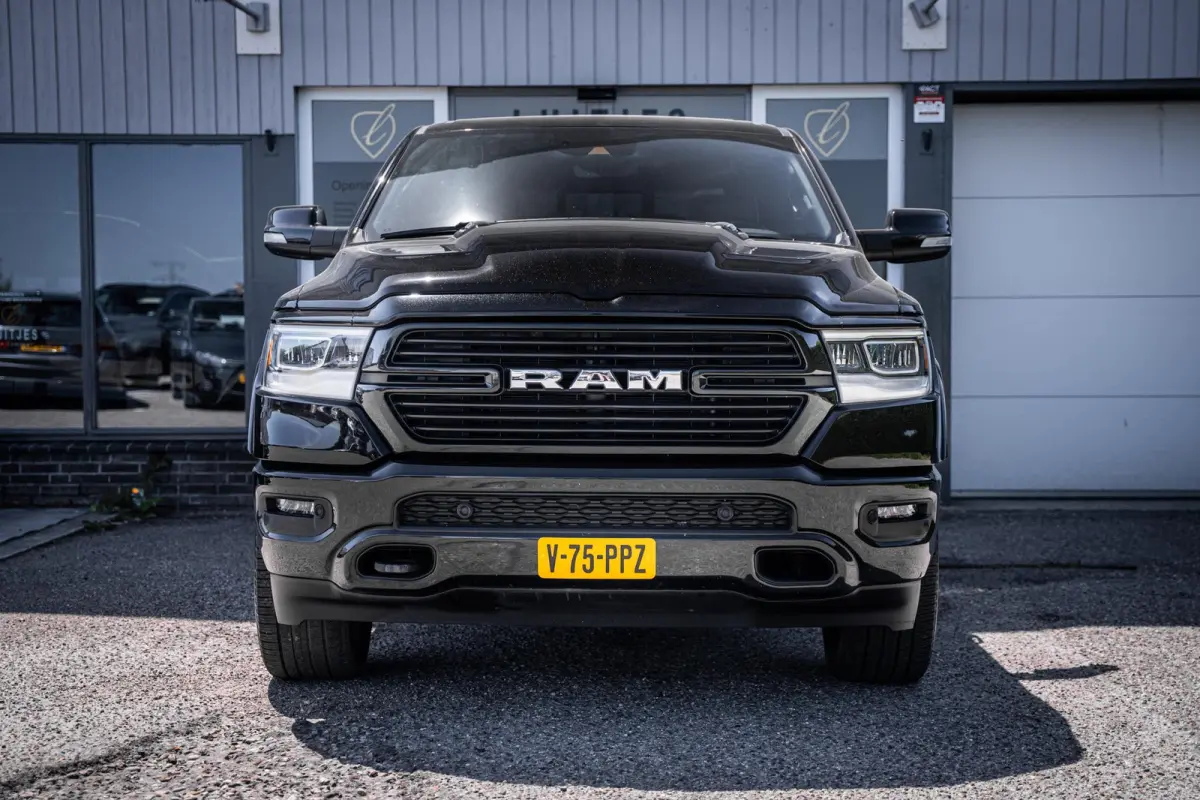 1500 5.7L V8 4x4 Laramie I Pano-dak I H&K I Luchtvering I 360° I Prins-LPG I ACC I Elek.-Sidebars