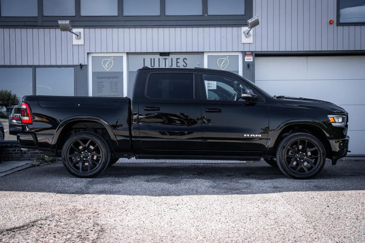 1500 5.7L V8 4x4 Laramie I Pano-dak I H&K I Luchtvering I 360° I Prins-LPG I ACC I Elek.-Sidebars