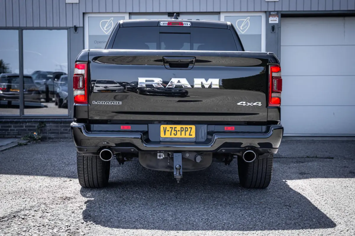 1500 5.7L V8 4x4 Laramie I Pano-dak I H&K I Luchtvering I 360° I Prins-LPG I ACC I Elek.-Sidebars