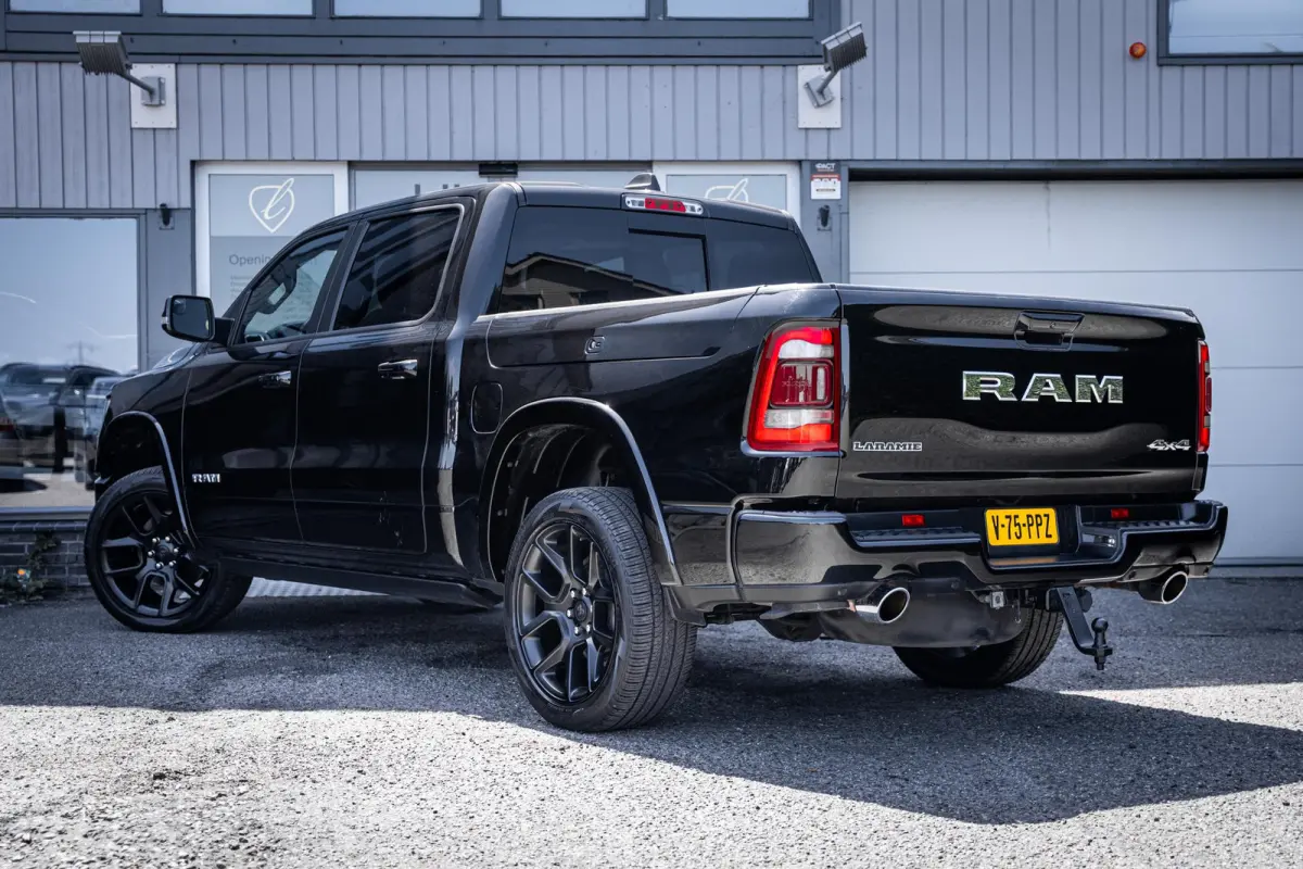 1500 5.7L V8 4x4 Laramie I Pano-dak I H&K I Luchtvering I 360° I Prins-LPG I ACC I Elek.-Sidebars