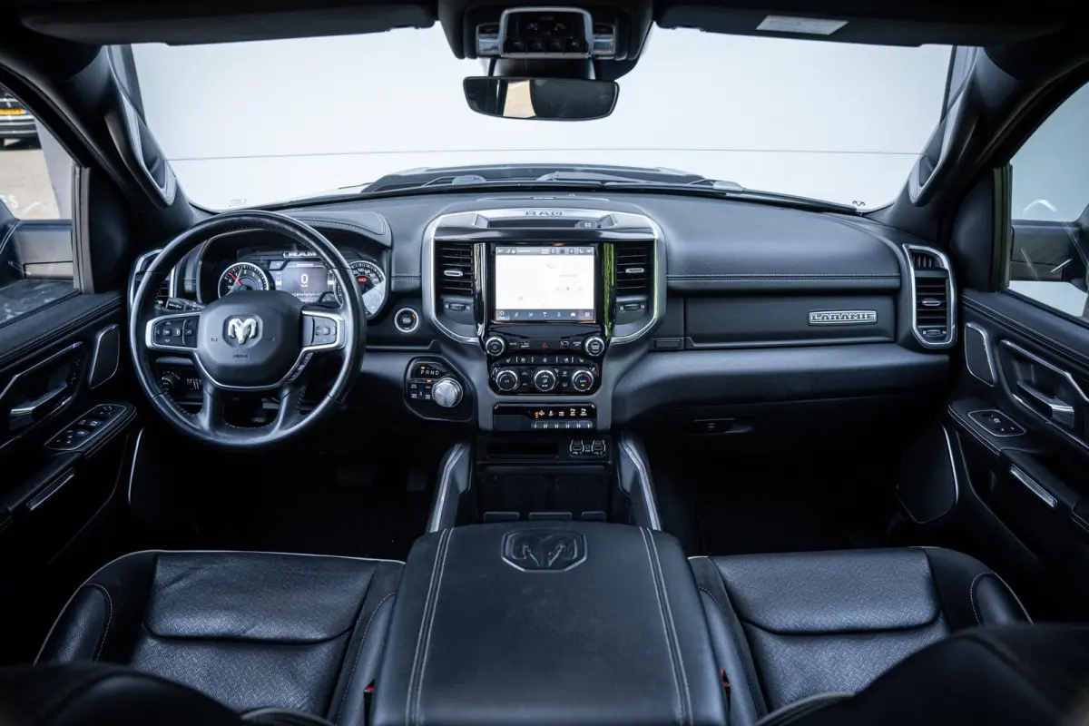 1500 5.7L V8 4x4 Laramie I Pano-dak I H&K I Luchtvering I 360° I Prins-LPG I ACC I Elek.-Sidebars