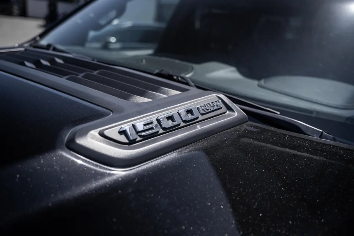 1500 5.7L V8 4x4 Laramie I Pano-dak I H&K I Luchtvering I 360° I Prins-LPG I ACC I Elek.-Sidebars