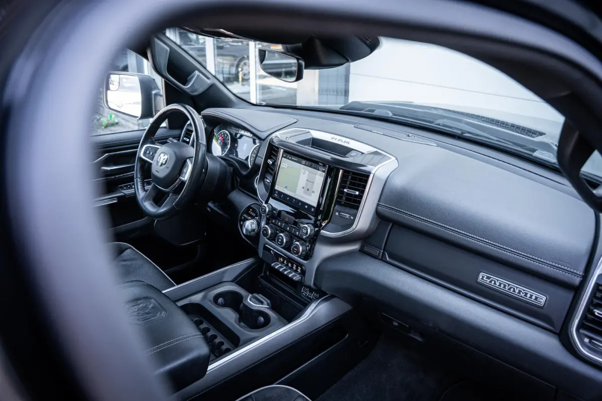 1500 5.7L V8 4x4 Laramie I Pano-dak I H&K I Luchtvering I 360° I Prins-LPG I ACC I Elek.-Sidebars